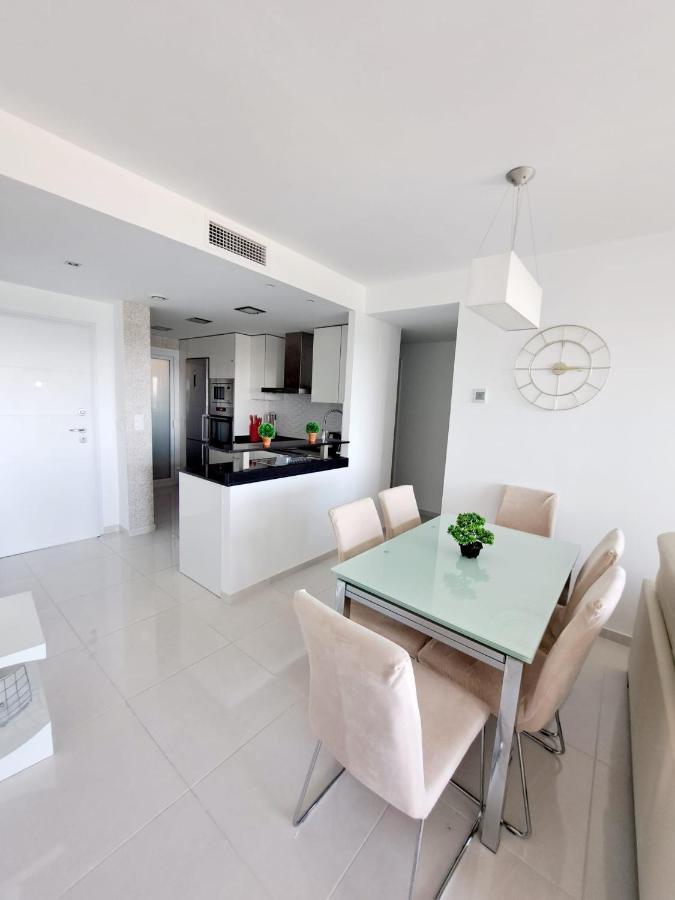 Bright Sea Senses With Sea Views Apartment